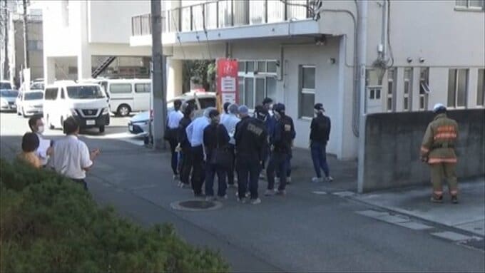 自民党山梨県連に火のついたもの投げ込まれる　放火未遂事件として捜査　トイレの窓からか　便器や壁の一部に燃えたような跡　|　山梨のニュース | ＵＴＹテレビ山梨