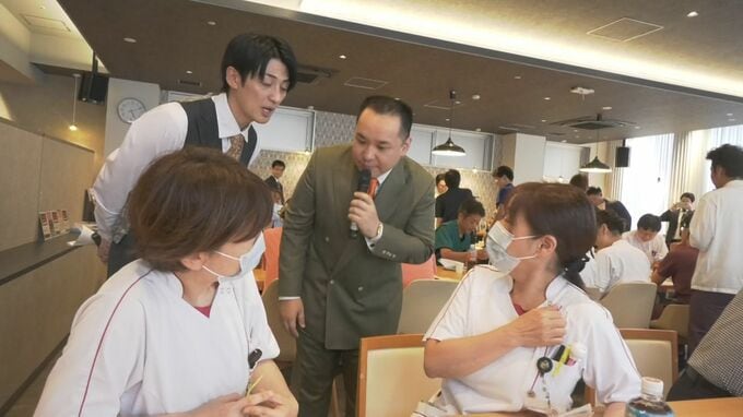 先生はM-1王者「ミルクボーイ」THE SECOND王者「ツートライブ」　大学病院で医師らが“漫才”学ぶ　狙いは…患者対応など“コミュ力向上”　医師のオリジナル漫才に去年のM-1審査員も…「めちゃめちゃ良いですね！」　|　BSSニュース | BSS山陰放送