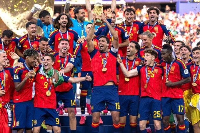 W杯決勝はアディダス勢対決､「夢見た結末ではなかった」とナイキ幹部