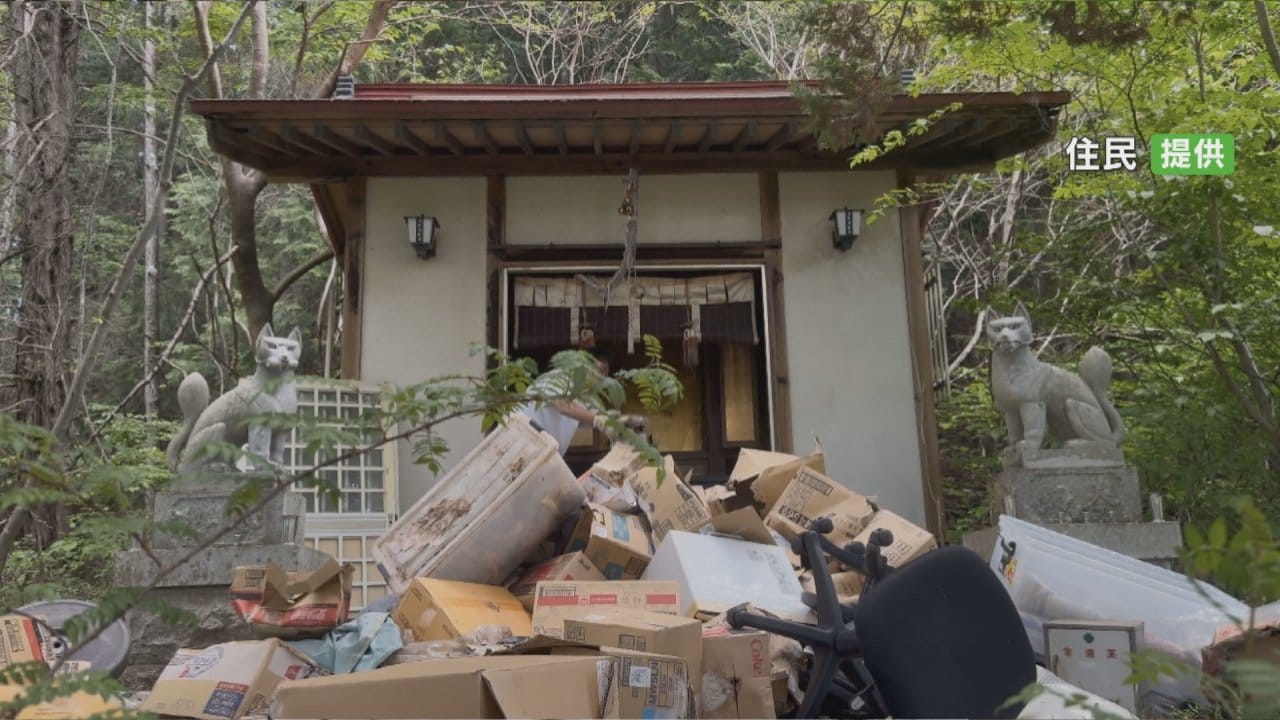 ゴミを持ってきて捨てた人間に対して怒り」社の中に未開封の弁当、家電