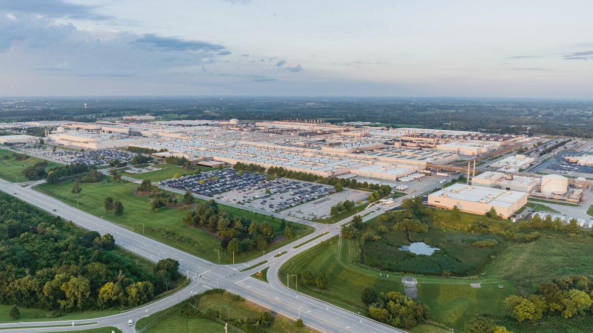 トヨタ自動車がアメリカ2工場にあわせて約1590億円を投資と発表  ケンタッキー工場では生産予定の電気自動車の量産準備にあてるほか現地で人気のカムリとRAV4の生産強化