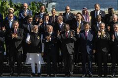 バイデン氏はどこに消えた、Ｇ20集合写真で姿見えず－団結欠如象徴か| TBS CROSS DIG with Bloomberg