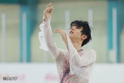80歳でも頑張るエネルギーもらった」羽生結弦さんが華麗な演技で