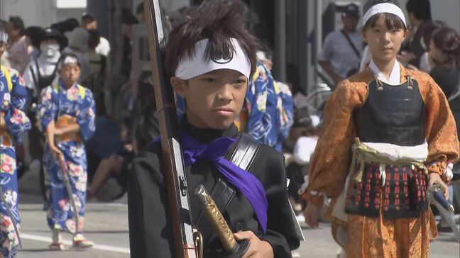 会津まつり最終日 小学生が武者姿に扮して練り歩く日新館童子行列 福島|TBS NEWS DIG