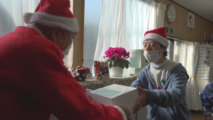 一足早くメリークリスマス！　ＵＴＹ厚生文化事業団が福祉施設にクリスマスケーキプレゼント　|　山梨のニュース | ＵＴＹテレビ山梨