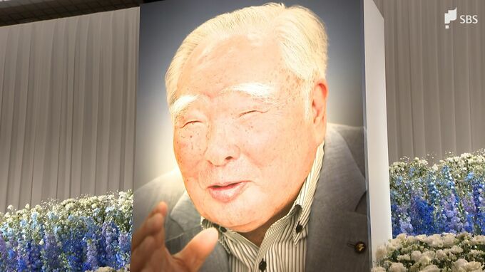 「時に大変厳しい経営者であった」カリスマの哲学や語録も…都内でスズキ・鈴木修さんのお別れの会 静岡県内関係者も参列|TBS NEWS DIG