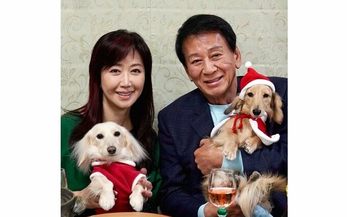 【伍代夏子・杉良太郎　夫妻】　「25回目の結婚記念日」「一家4人で、お祝いです」　家族４ショットを公開|TBS NEWS DIG
