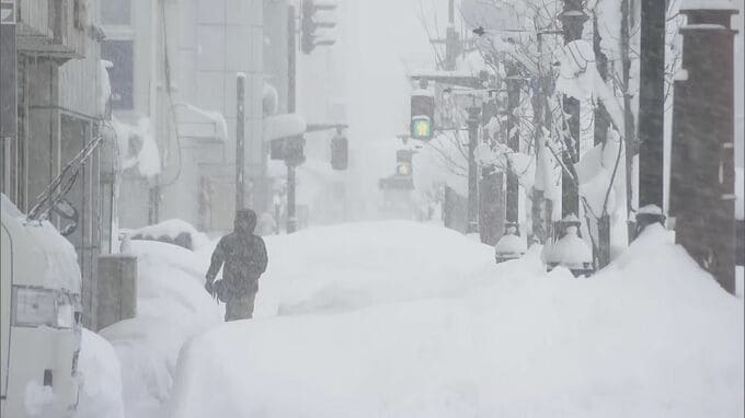 大雪の影響で山形新幹線終日運転見合わせ 除雪中の事故も　福島　|　福島のニュース│TUF