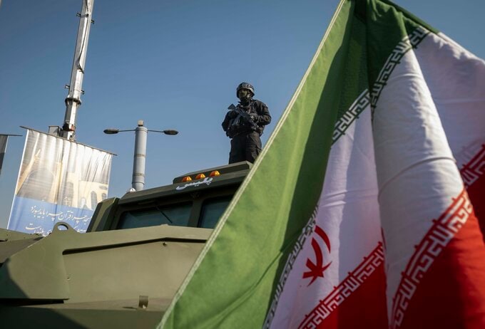 イラン軍のパイロット3人、カタールが3月から拘束－国営通信
