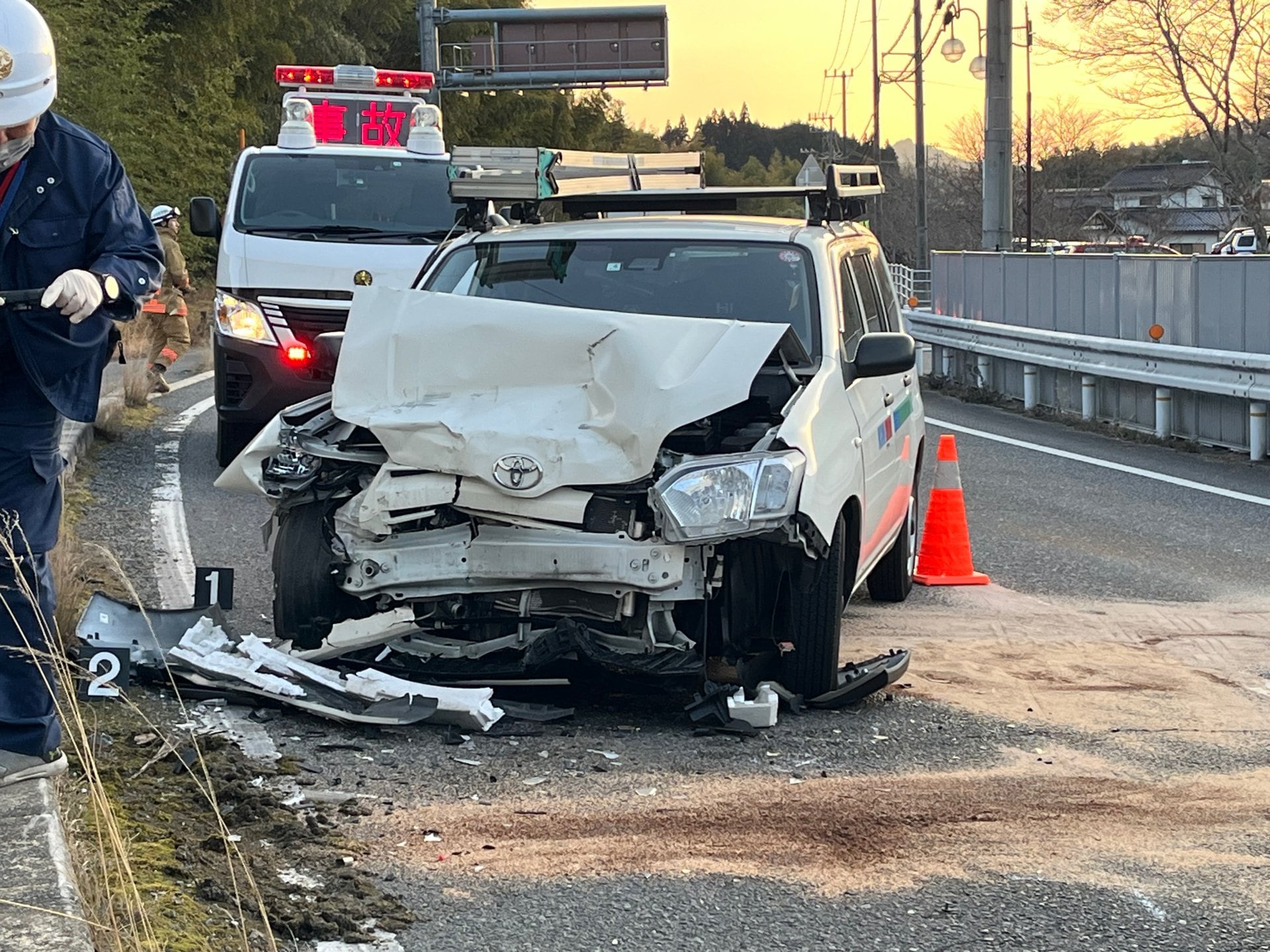 速報】車2台が正面衝突 100歳男性と90代女性が死亡 5人重軽傷 広島