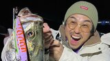 【 中尾明慶 】「人生初のランカーシーバス めちゃくちゃ嬉しい!」船上で輝く80cm超え大物釣り|TBS NEWS DIG