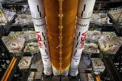 NASA、有人月周回飛行へ打ち上げ準備－米中月探査レースの節目に| TBS CROSS DIG with Bloomberg