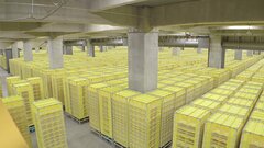 “荷物を積んだ棚が動き回る” アマゾンが建設途中の物流拠点を初公開…ロボットが稼働する拠点としては過去最大の広さに…商品在庫数は約1700万個以上| TBS CROSS DIG with Bloomberg