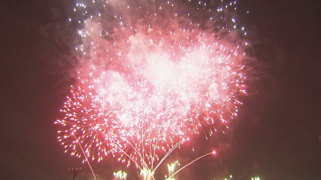 子どもと地域が交流「冬の花火大会」にぎわう　季節外れの盆踊りも　岐阜市で”金髪社長”が企画|TBS NEWS DIG