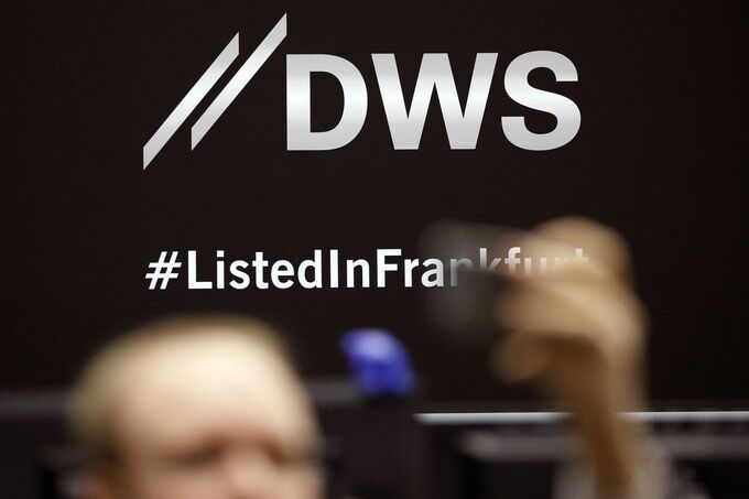 ドイツ銀行傘下のDWS、社名変更を検討－国際舞台でブランド力強化へ