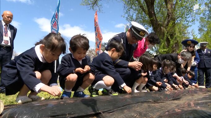 「死亡事故がなくなれば」本部長が発起人“ひまわりの種”に込めた交通安全への願い 静岡県警が「絆プロジェクト」始動|TBS NEWS DIG