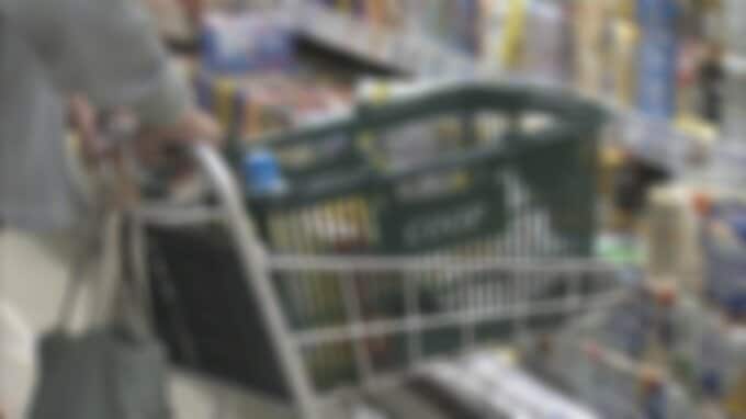 “秋の値上げラッシュ”続く…　10月も3000品目超の飲食料品が値上げ　2か月連続で値上げ3000品目超は3年3か月ぶり　酒税法の改正で「ビール」は減税も「発泡酒」「第3のビール」などは増税　買い物客は|TBS NEWS DIG