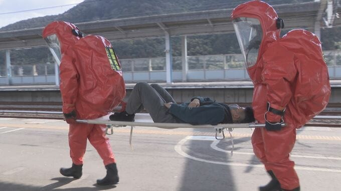 大阪・関西万博の開幕を前に　テロ対策合同訓練　山口県岩国市|TBS NEWS DIG