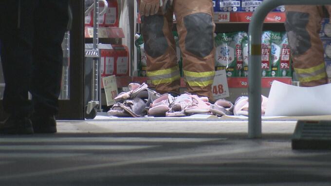ドラックストア入口でビニール傘など焼く火事　従業員が煙を吸って搬送　警察が出火原因を捜査　仙台|TBS NEWS DIG