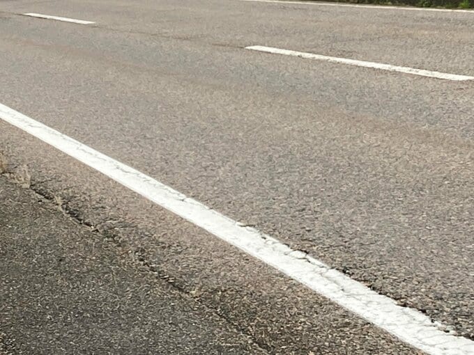 原付バイクの16歳少年 重体　後ろからきた中型トラックと衝突　国道156号　富山・砺波市|TBS NEWS DIG