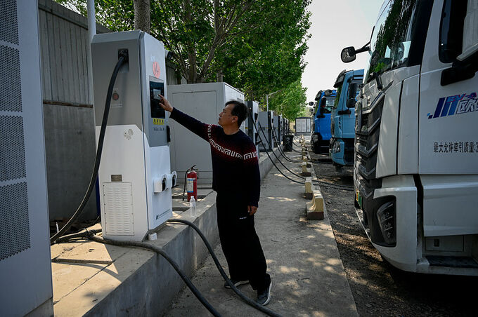 中国政府、大型トラックの電動化加速へ－2030年に市場浸透率4割目標