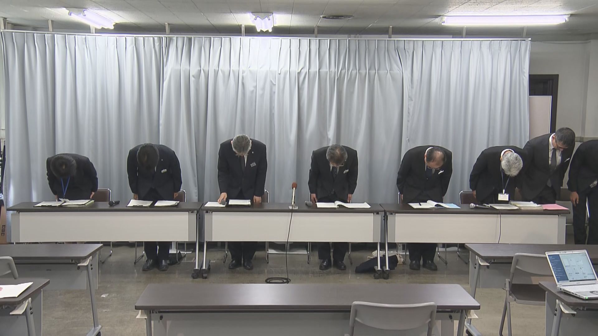 「仕事上のストレスで」コンビニで酒を万引きした特別支援学校の職員を懲戒処分