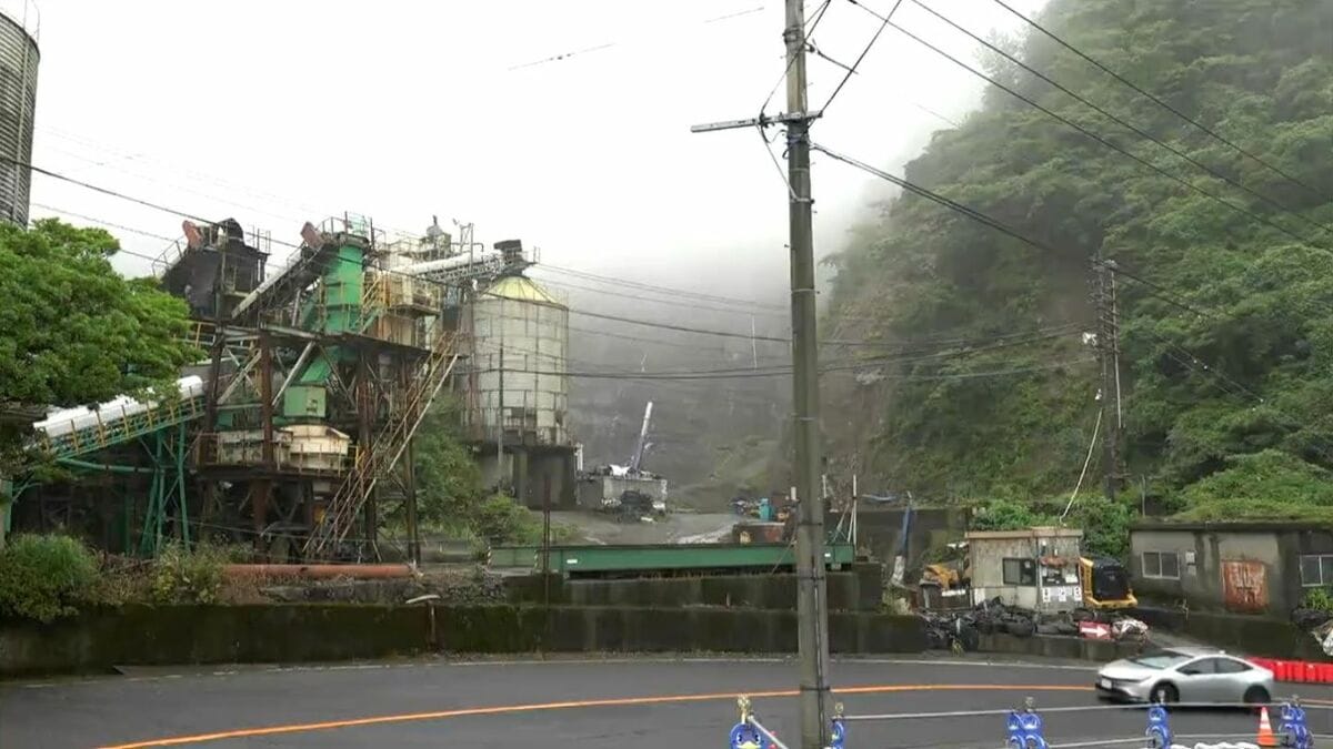 採石場で作業用車両が15メートル転落 会社役員の男性（78）死亡 鹿児島