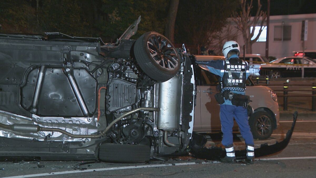 横転・ガードレール衝突･･･名古屋大学近くの交差点で車６台がからむ事故で男女3人搬送　名古屋・千種区