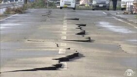 【地震被害の最新情報】地震による観光への影響続く「3・11以来…」キャンセル相次ぐ 八戸港では地面に亀裂 橋脚破損でJR八戸線は運転再開の見込み立たず… 八戸市内の小中学校はほとんど再開|TBS NEWS DIG