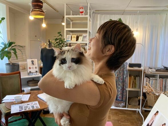 “自分らしさを纏う” 思い出の服をリフォーム、個展開催へ！元スタイリストが「捨てられない服」に込められた30人の物語に寄り添う【後編】富山　|　富山のニュース｜天気・防災｜チューリップテレビ