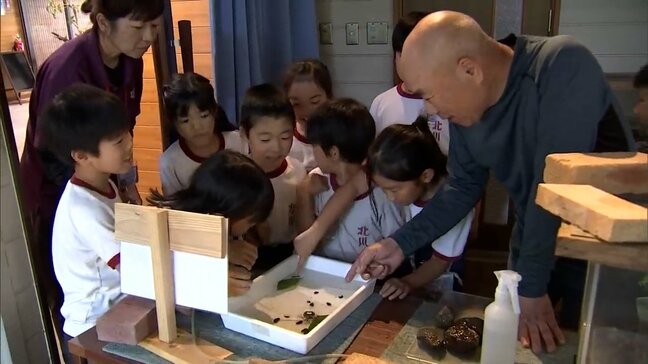 ホタルの鑑賞地として有名 延岡市北川町で小学生が飼育施設で生態学ぶ|TBS NEWS DIG
