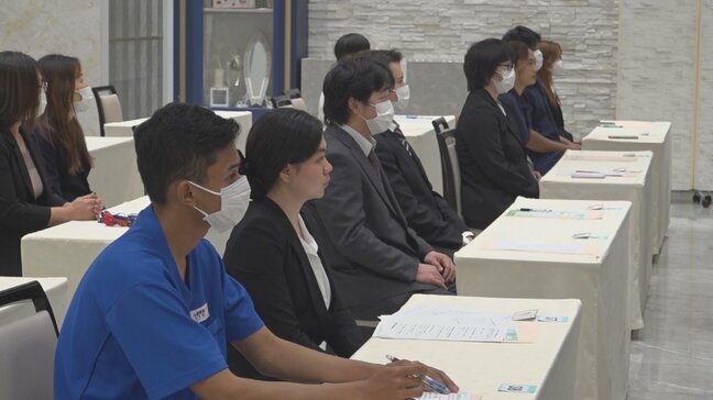 少子高齢化で人材確保が課題の介護職員 県内介護施設など27カ所の合同入職式 山梨|TBS NEWS DIG
