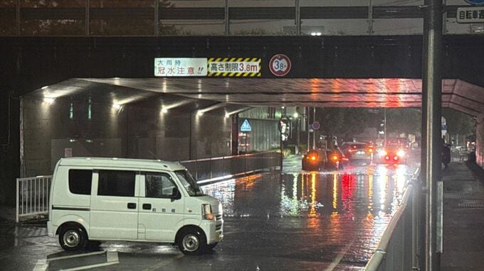 冠水したアンダーパスで車の浸水も　10日にかけて、大雨となる所がある見込み　山梨　【雨と風のシミュレーション】　|　山梨のニュース | ＵＴＹテレビ山梨