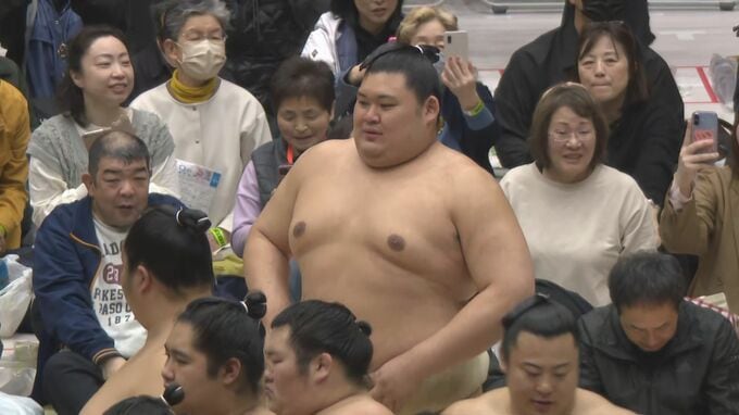 大相撲春巡業「小松場所」郷土力士にファン沸く けがで春場所休場の大の里も登場|TBS NEWS DIG