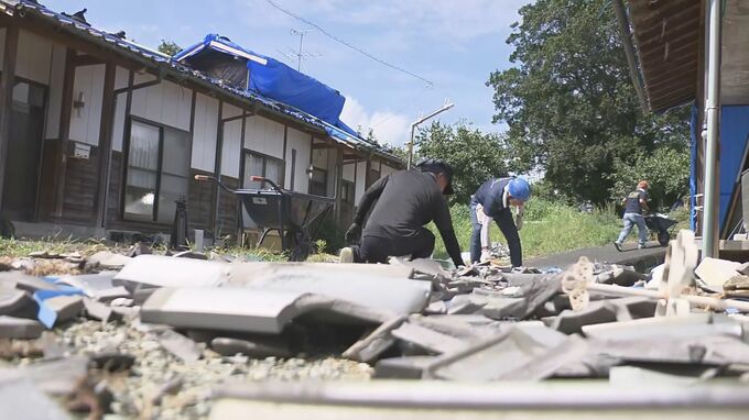 「高齢者を手伝いたい」自宅被災の高校生も参加　要請1600件超も運営側の人手足りず…暑さの中のボランティア【熊本地震から20日】|TBS NEWS DIG