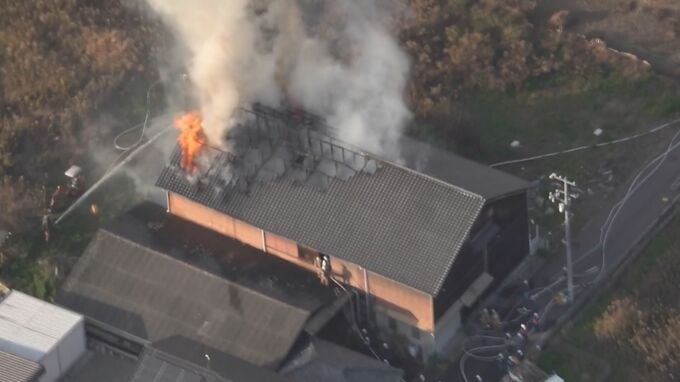 【速報】竹原市で倉庫が燃える火事　廃材を焼却中に燃え移ったか　約2時間半後に拡大のおそれなくなる　広島|TBS NEWS DIG