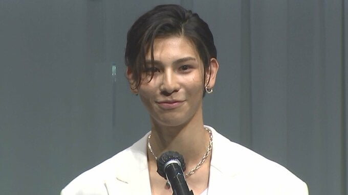 【Snow Man ラウール】真っ白スーツでジュエリー賞 “信頼と安心感のあるアイドルを目指したい”|TBS NEWS DIG