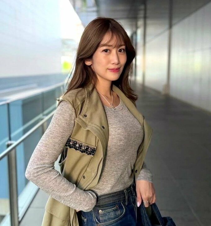 【 中川安奈 】 「コーディネートを考えるとき、基本的にボトムスはジーンズで想定」「おきにいり」　ミリタリー風ベストとジーンズのコーデでスマイル|TBS NEWS DIG