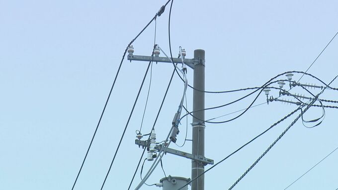 「爆発音が聞こえて停電しています」住宅街の電線が切断し、一時、最大1660戸が停電　信号交差点では警察官が交通整理　札幌市西区|TBS NEWS DIG