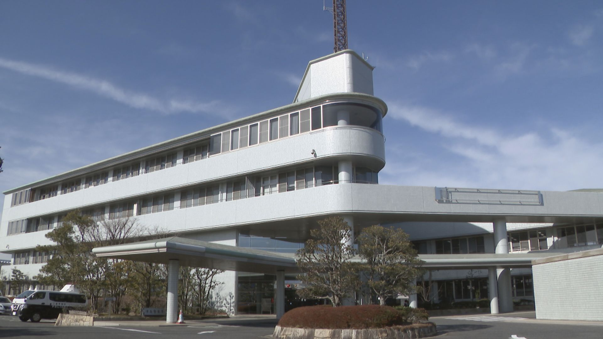 70代女性のスカートの中を盗撮か　52歳の男を逮捕 「鏡で中をのぞいただけです」と否認