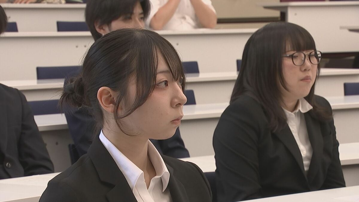 教員を目指す盛岡大生と県立大生がボランティアで学校現場へ