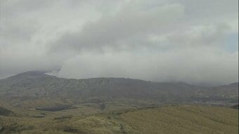 【速報】熊本・阿蘇で遊覧ヘリが行方不明　乗客は台湾国籍の男女2人　阿蘇火山の火口付近で機体の捜索へ　【阿蘇・草千里のライブカメラ配信中】|TBS NEWS DIG