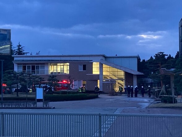 高等支援学校で火災　「建物から火が出ている」複数の119番通報　約30分でほぼ消し止められる　富山　|　富山のニュース｜天気・防災｜チューリップテレビ