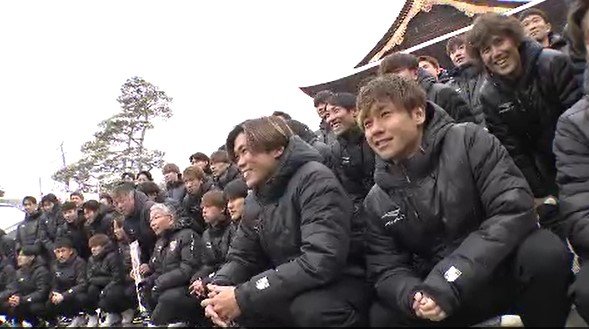 「最終的にみんなで笑えるように頑張る…」サッカーJ3・長野パルセイロが善光寺で必勝祈願、18日からの静岡キャンプ経て2月下旬の開幕戦へ　|　SBC NEWS | 長野のニュース | SBC信越放送