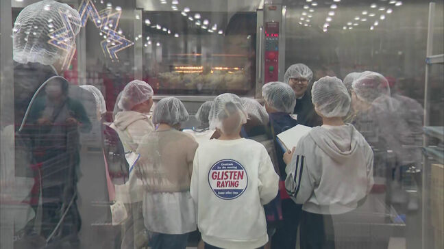 「工夫がすごい」小学生がコストコのバックヤードに!調理現場や積み下ろし作業を見学 流通の仕組み学ぶ特別授業|TBS NEWS DIG