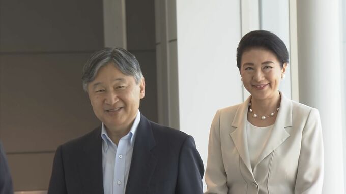 天皇皇后両陛下が広島空港に到着　空港にも多くの人たちが出迎え　戦後80年戦没者慰霊　原爆慰霊碑に供花 被爆者らと懇談へ|TBS NEWS DIG