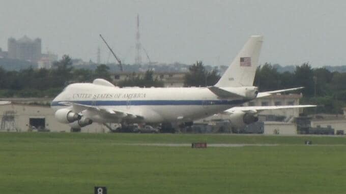 トランプ大統領の来中に随行か　米軍の空中指揮機「E-4B ナイトウォッチ」が嘉手納基地に一時飛来|TBS NEWS DIG