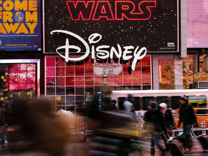 ディズニーもＤＥＩ見直し、管理職の報酬決定基準から多様性除外