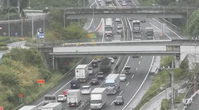 中央道・上り線　大型貨物と乗用車の事故　　相模湖ICー上野原IC付近まで渋滞７km　【午前10時30分現在】|TBS NEWS DIG