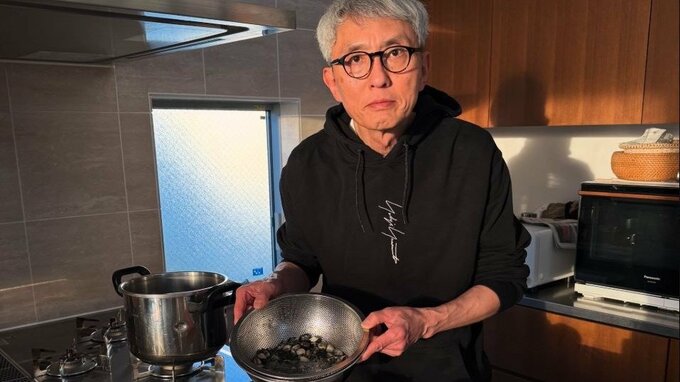 【松重豊】自ら調理を投稿「クリスマスイヴなのでクラムチャウダー」見事な手際にフォロワー絶賛「腹が…減った…」|TBS NEWS DIG